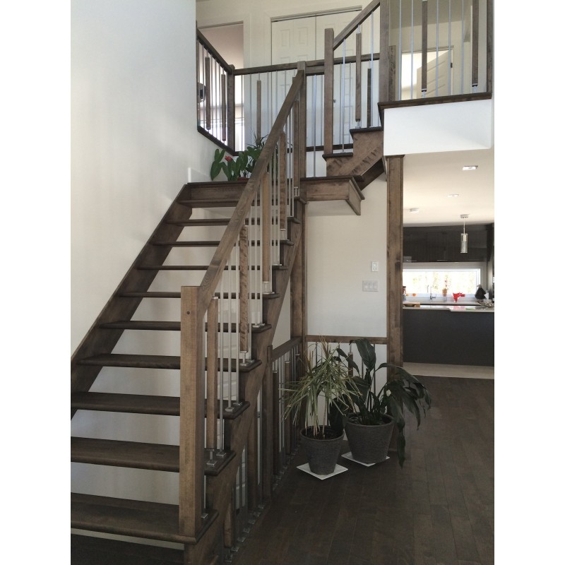   T SERIES  INTERIOR WOOD STAIRCASE WITH STAINLESS STEEL, METAL AND WOOD BALUSTERS 
  
   - TW 010 - Prestige Metal